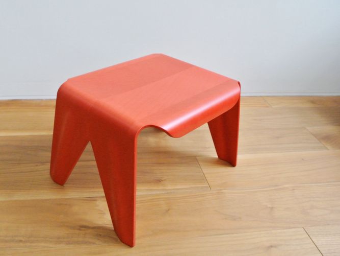 廃版になってしまったEames Children's Stool（イームズチルドレン