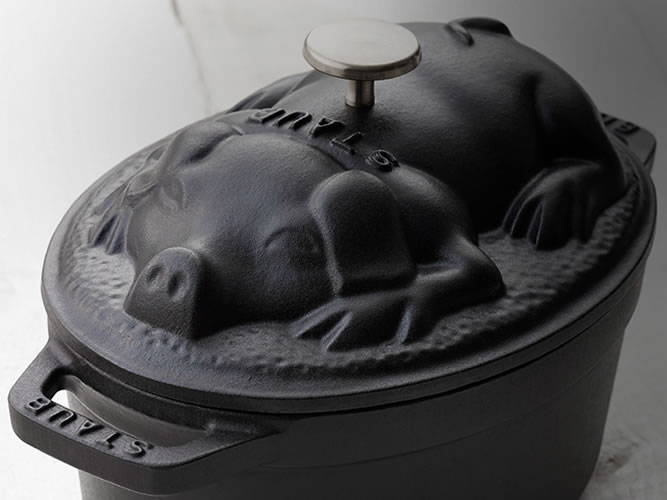 staub piggy cocotte_001