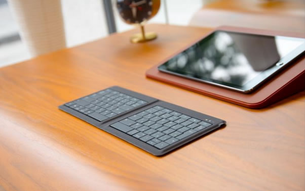 herman_miller_x_microsoft_universal-foldable-keyboard_001