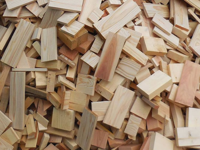 「無印良品 もったいない市場」で木材の端材の詰め放題