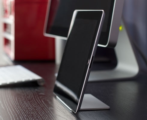 Magnus Stand for iPad 2 003