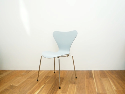 Seven Chair Lacquered Primer grey by Fritz Hansen 002