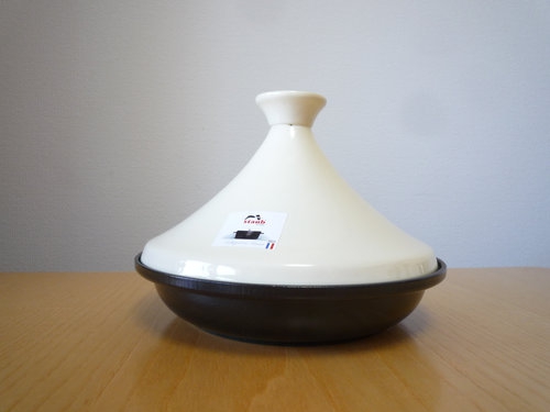 staub(ストウブ)のタジン鍋 01